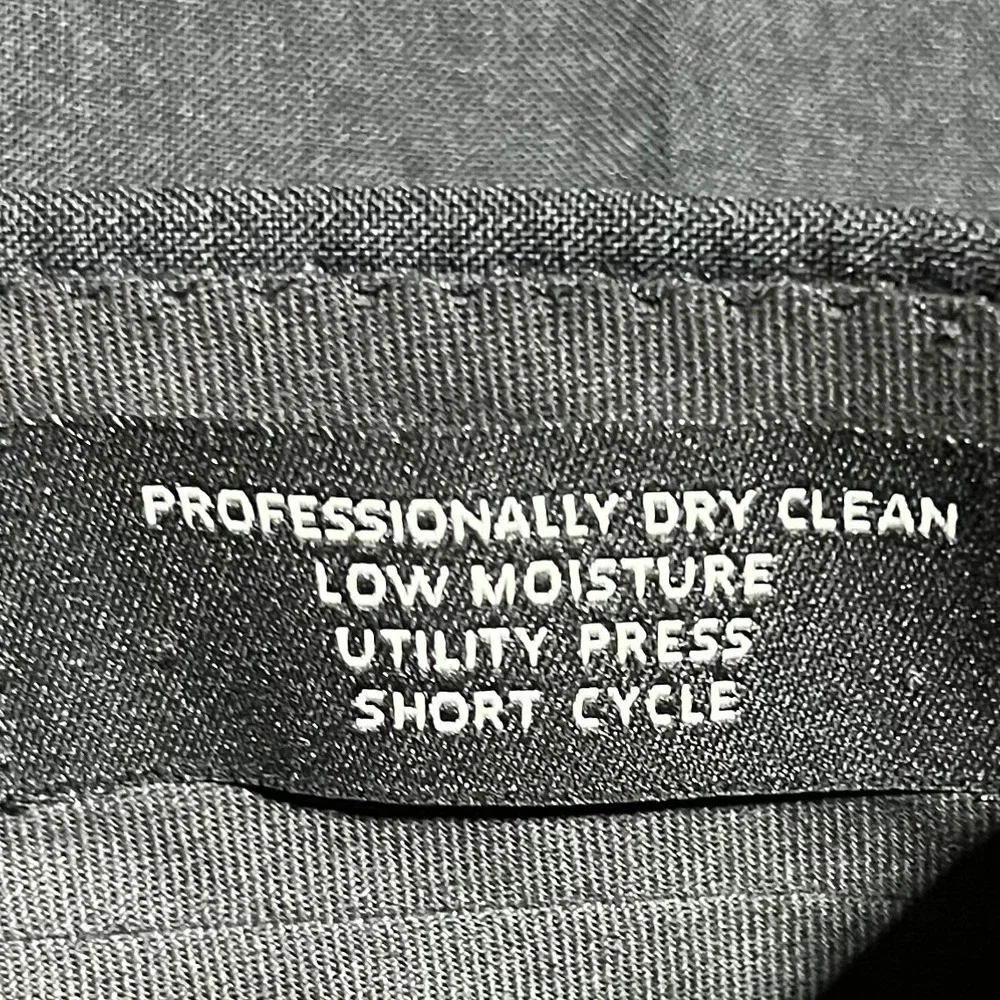 Jos A Bank Mens Charcoal Gray 100% Wool 2 Piece Suit 40L Jacket 34R Pants